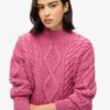 Aran-Pullover mit Zopfmuster Aran-Pullover mit Zopfmuster