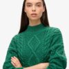 Aran-Pullover mit Zopfmuster Aran-Pullover mit Zopfmuster