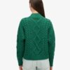 Aran-Pullover mit Zopfmuster Aran-Pullover mit Zopfmuster
