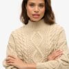 Aran-Pullover mit Zopfmuster