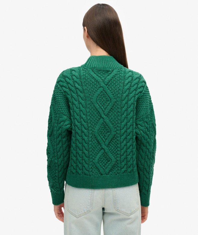 Aran-Pullover mit Zopfmuster Aran-Pullover mit Zopfmuster