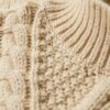 Aran-Pullover mit Zopfmuster