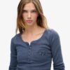 Athletic Button-Down-Langarm-Oberteil Athletic Button-Down-Langarm-Oberteil