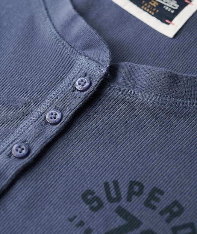 Athletic Button-Down-Langarm-Oberteil Athletic Button-Down-Langarm-Oberteil