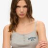 Athletic Essentials Cami-Oberteil mit bestickten Knöpfen Athletic Essentials Cami-Oberteil mit bestickten Knöpfen