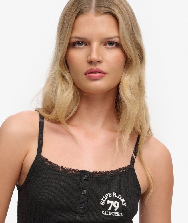 Athletic Essentials Cami-Oberteil mit bestickten Knöpfen Athletic Essentials Cami-Oberteil mit bestickten Knöpfen
