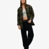 Athletic Essentials Cropped-Top mit Spitzenbesatz