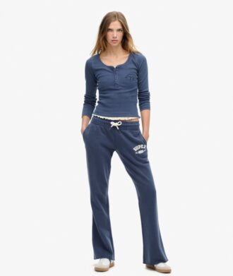 Athletic Essentials Jogginghose mit niedriger Leibhöhe und ausgestelltem Bein
