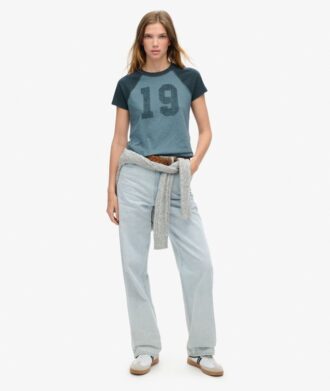 Athletic Essentials Raglan-T-Shirt mit tailliertem Schnitt Athletic Essentials Raglan-T-Shirt mit tailliertem Schnitt