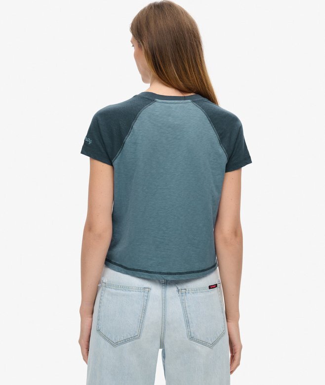 Athletic Essentials Raglan-T-Shirt mit tailliertem Schnitt Athletic Essentials Raglan-T-Shirt mit tailliertem Schnitt