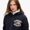 Athletic Essentials Relaxed Crop Zip-Kapuzenpullover Athletic Essentials Relaxed Crop Zip-Kapuzenpullover