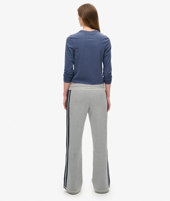 Athletic Essentials Stripe Flare Jogginghose Athletic Essentials Stripe Flare Jogginghose