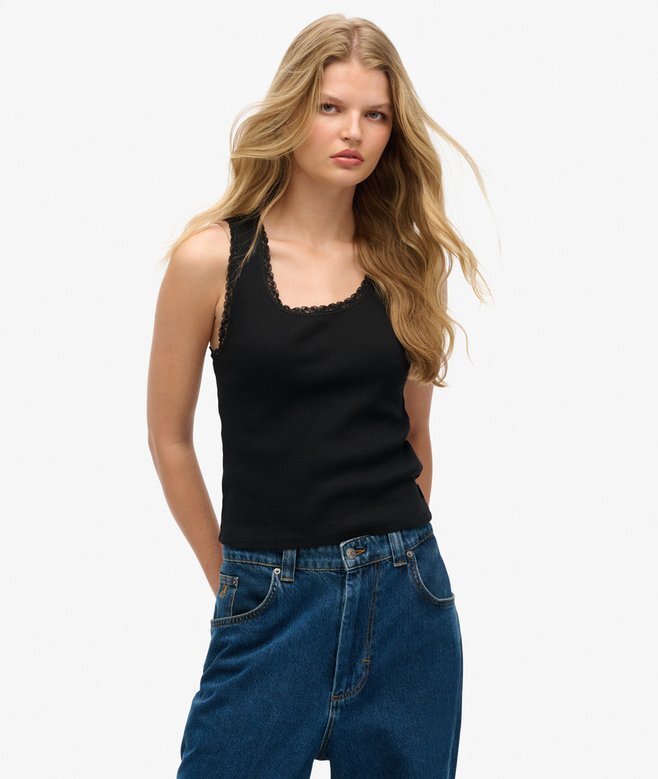 Athletic Essentials Vintage-Oberteil mit Spitzenbesatz Athletic Essentials Vintage-Oberteil mit Spitzenbesatz