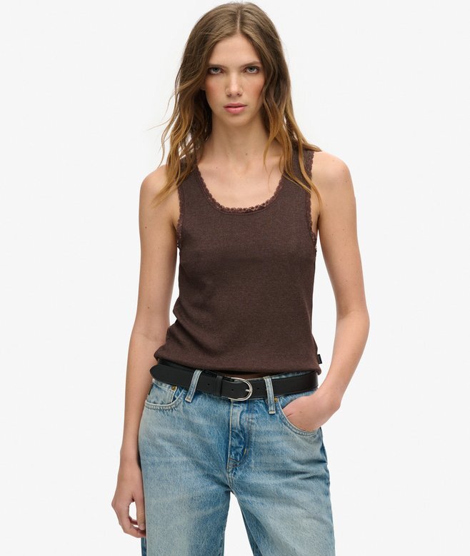 Athletic Essentials Vintage-Oberteil mit Spitzenbesatz Athletic Essentials Vintage-Oberteil mit Spitzenbesatz