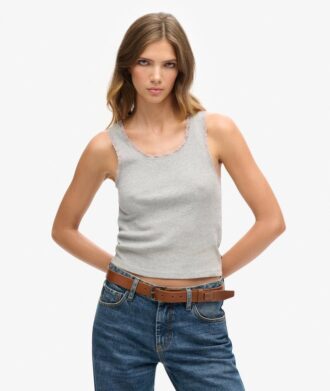Athletic Essentials Vintage-Oberteil mit Spitzenbesatz