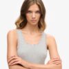 Athletic Essentials Vintage-Oberteil mit Spitzenbesatz Athletic Essentials Vintage-Oberteil mit Spitzenbesatz