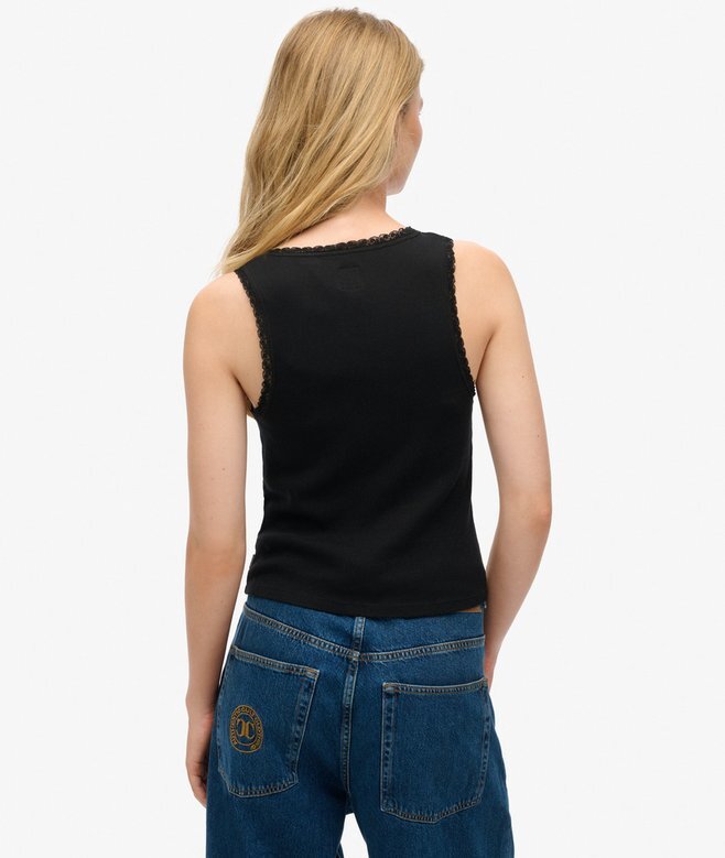 Athletic Essentials Vintage-Oberteil mit Spitzenbesatz Athletic Essentials Vintage-Oberteil mit Spitzenbesatz