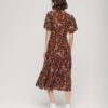 Bedrucktes, kurzärmeliges, gestuftes Midikleid Bedrucktes, kurzärmeliges, gestuftes Midikleid