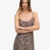 Bedrucktes Midi-Kleid mit Knöpfen Bedrucktes Midi-Kleid mit Knöpfen