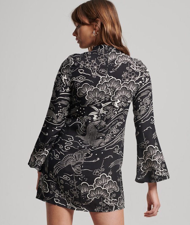 Bedrucktes Minikleid mit langen Ärmeln Bedrucktes Minikleid mit langen Ärmeln
