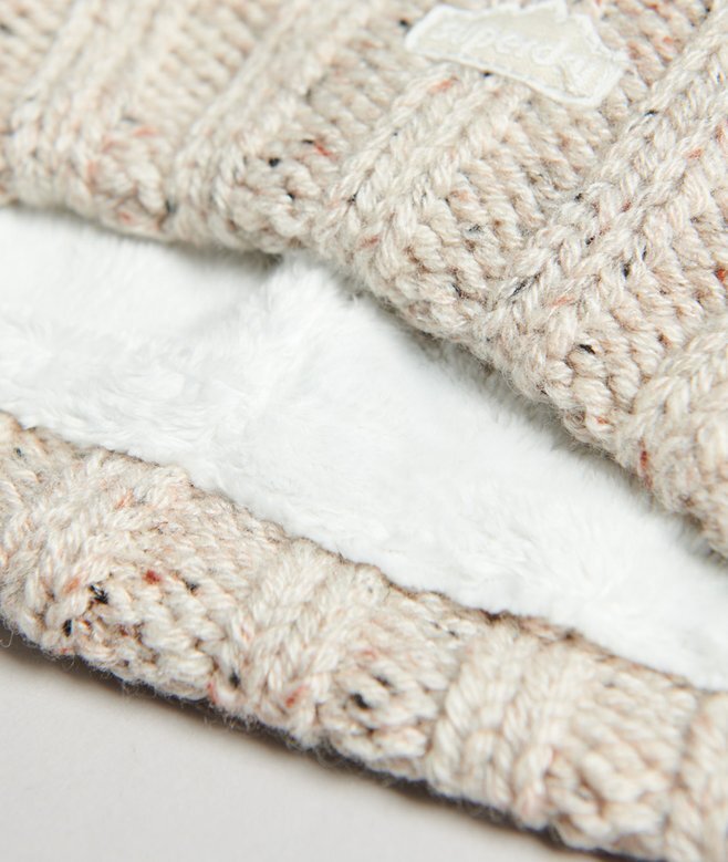 Bobble-Mütze mit Zopfmuster Bobble-Mütze mit Zopfmuster