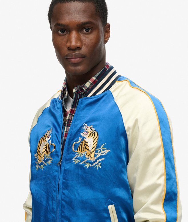 Bomberjacke mit Sukajan-Stickerei Bomberjacke mit Sukajan-Stickerei