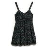 Cami-Kleid mit V-Ausschnitt und Spitzenbesatz Cami-Kleid mit V-Ausschnitt und Spitzenbesatz