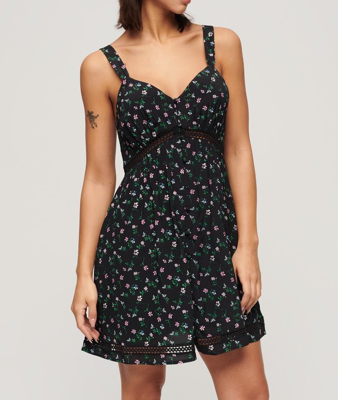 Cami-Kleid mit V-Ausschnitt und Spitzenbesatz Cami-Kleid mit V-Ausschnitt und Spitzenbesatz