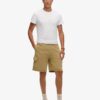 Cargo-Shorts mit Kontrastnähten Cargo-Shorts mit Kontrastnähten