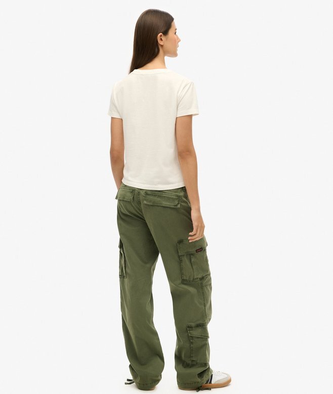Cargohose mit niedriger Leibhöhe und geradem Schnitt Cargohose mit niedriger Leibhöhe und geradem Schnitt