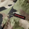 Cargohose mit niedriger Leibhöhe und geradem Schnitt Cargohose mit niedriger Leibhöhe und geradem Schnitt