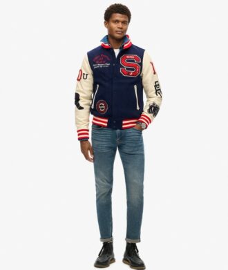 College-Bomberjacke mit Aufnähern