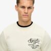 Crew-Sweatshirt mit Kupfer-Label-Grafik Crew-Sweatshirt mit Kupfer-Label-Grafik