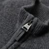 Essential bestickter Strickpullover mit halbem Reißverschluss Essential bestickter Strickpullover mit halbem Reißverschluss