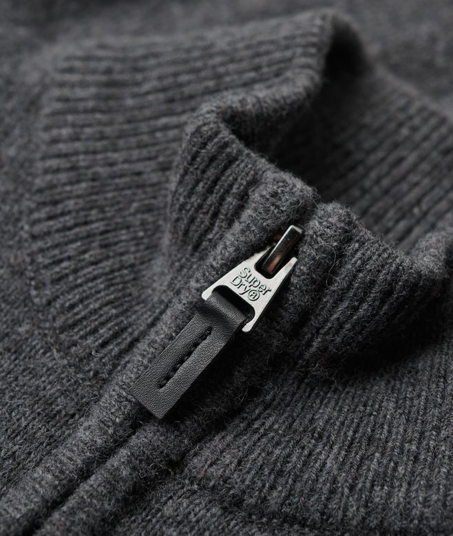 Essential bestickter Strickpullover mit halbem Reißverschluss Essential bestickter Strickpullover mit halbem Reißverschluss