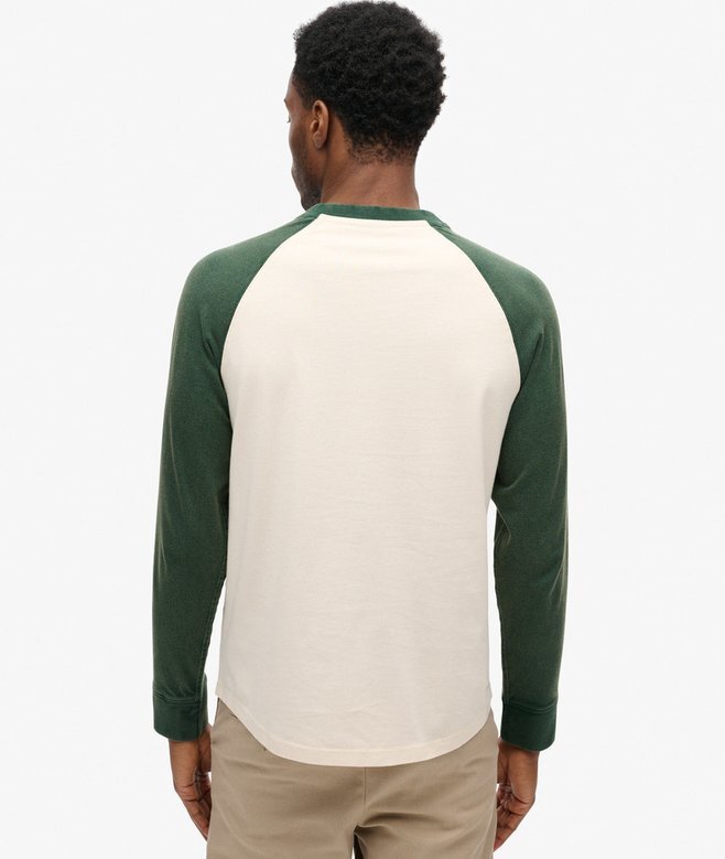 Essential Logo Baseball-Langarm-Oberteil Essential Logo Baseball-Langarm-Oberteil