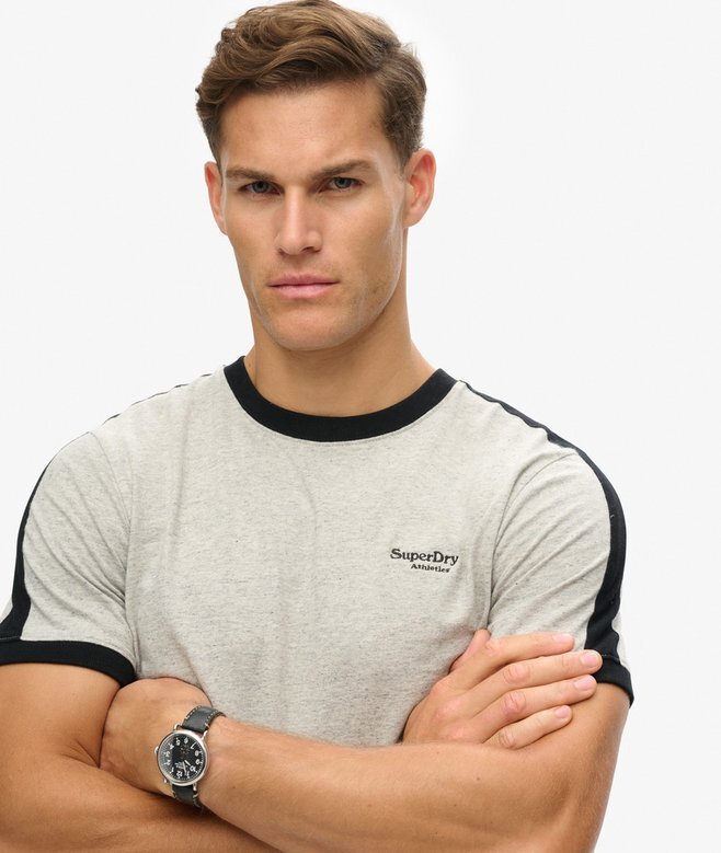 Essential Logo Retro-T-Shirt Essential Logo Retro-T-Shirt
