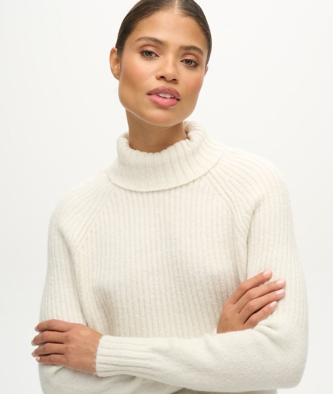 Essential Rollkragenpullover aus Rippstrick Essential Rollkragenpullover aus Rippstrick