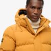 Everest kurze Hooded Puffer-Daunenjacke Everest kurze Hooded Puffer-Daunenjacke