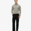 Gerade geschnittene Chino-Hose Gerade geschnittene Chino-Hose