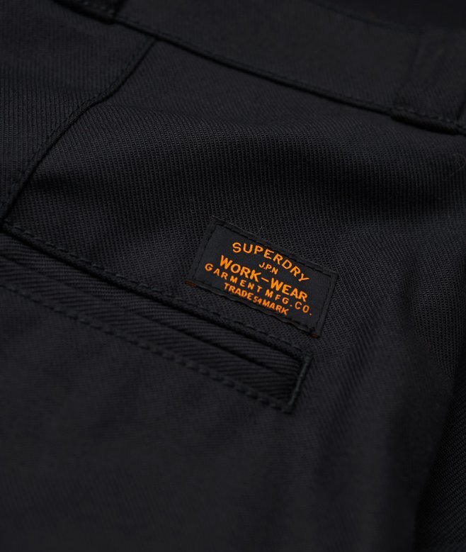 Gerade geschnittene Chino-Hose Gerade geschnittene Chino-Hose