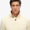 Gerippter Pullover mit halben Knöpfen Gerippter Pullover mit halben Knöpfen