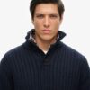 Gerippter Pullover mit halben Knöpfen Gerippter Pullover mit halben Knöpfen