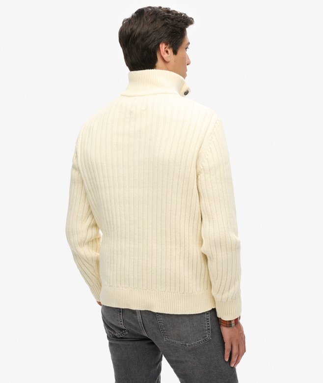 Gerippter Pullover mit halben Knöpfen Gerippter Pullover mit halben Knöpfen