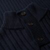 Gerippter Pullover mit halben Knöpfen Gerippter Pullover mit halben Knöpfen