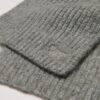Gerippter Strickschal