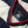 Gestreifter Oversize-Pullover mit Zopfmuster und V-Ausschnitt