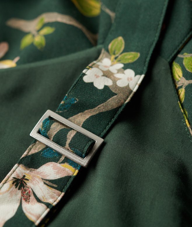 Gewebtes Maxikleid mit Stufen Gewebtes Maxikleid mit Stufen