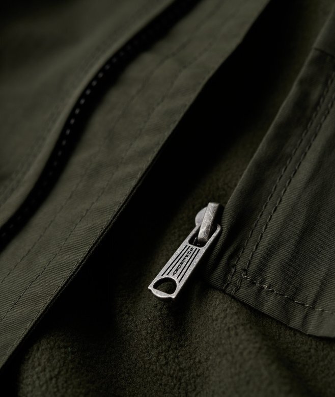 Hooded Bomberjacke aus Surplus-Nylon Hooded Bomberjacke aus Surplus-Nylon
