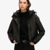 Hooded Windbreaker-Jacke mit Stickerei